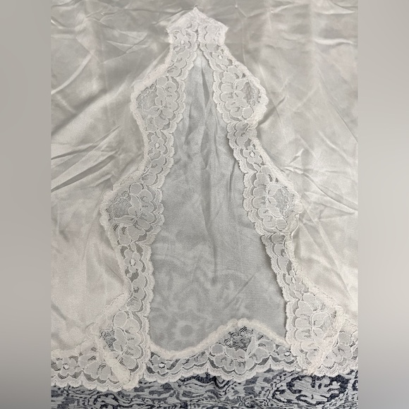 Elegant Satin White Lace Nightgown Slip Skirt Small - Picture 2 of 4